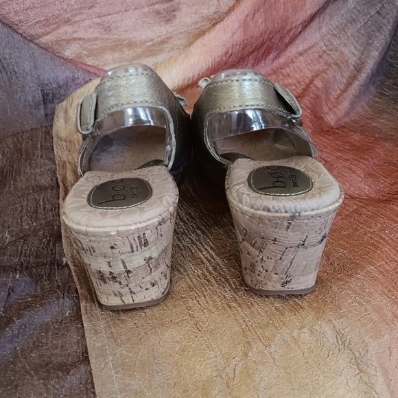 B. O. C. "Blossom" Metallic Slingback Sandal - Picture 2 of 6